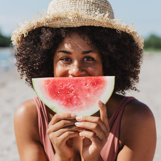 RITUEL ENERGIE ET BONNE HUMEUR, incluant le diffuseur Milos : Brume Verveine Citronnée + Roll On Réveil + Mélange d'huiles essentielles Bonheur + Diffuseur Milos